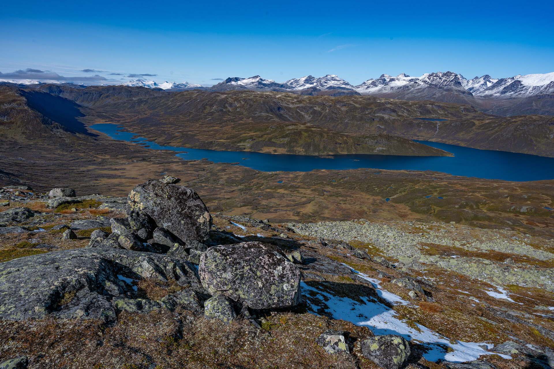 Utsikt fra Store Sendehornet mot Yksndalen og Olefjorden